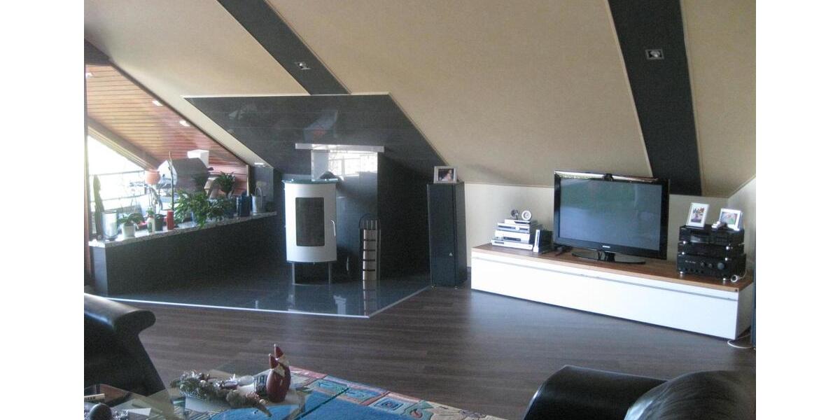 Dachgeschoßwohnung Burg (Dithmarschen) - 3 Zimmer, 125 m&sup2;, 996&euro; | Angebot:26039317