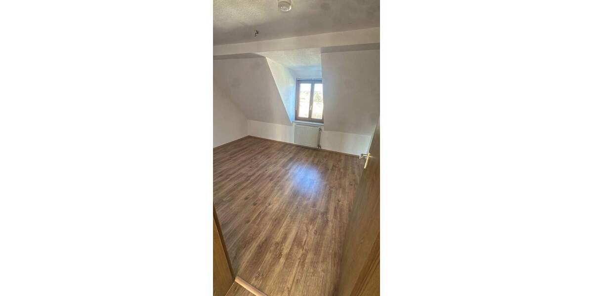Etagenwohnung Waldsassen - 4 Zimmer, 64 m&sup2;, 448&euro; | Angebot:25909156
