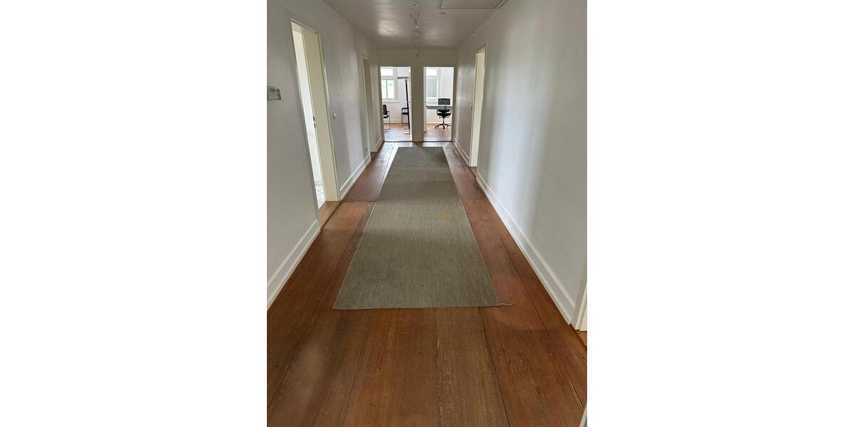Dachgeschoßwohnung Rottweil - 4 Zimmer, 130 m&sup2;, 1.200&euro; | Angebot:26443361