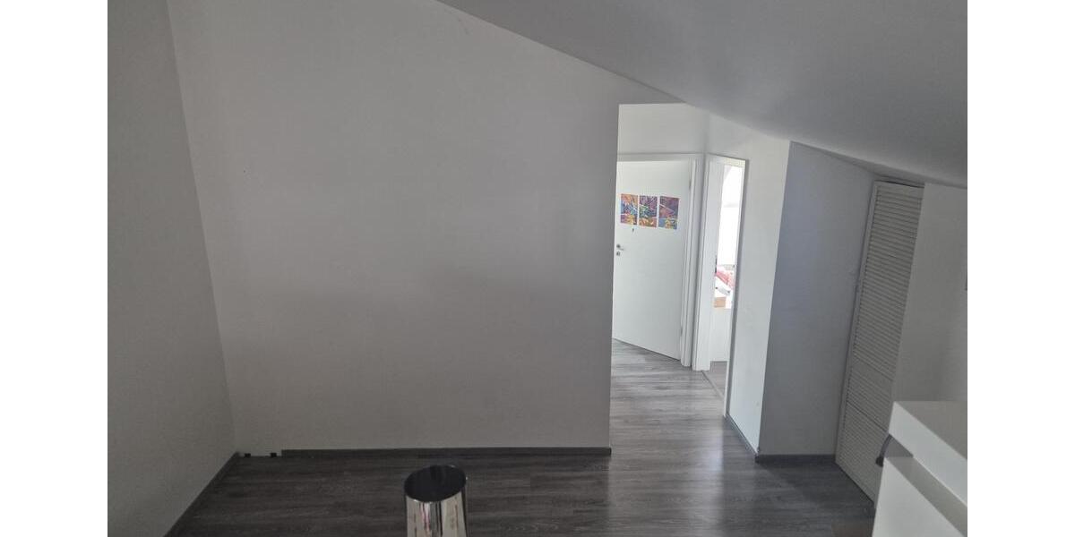 Dachgeschoßwohnung Armsheim - 5 Zimmer, 183 m&sup2;, 1.800&euro; | Angebot:26230360