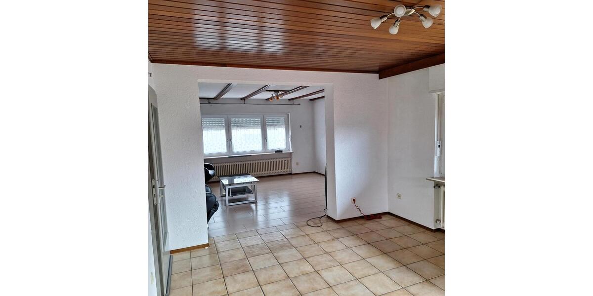 Etagenwohnung Römerberg - 3 Zimmer, 86 m&sup2;, 880&euro; | Angebot:26032354