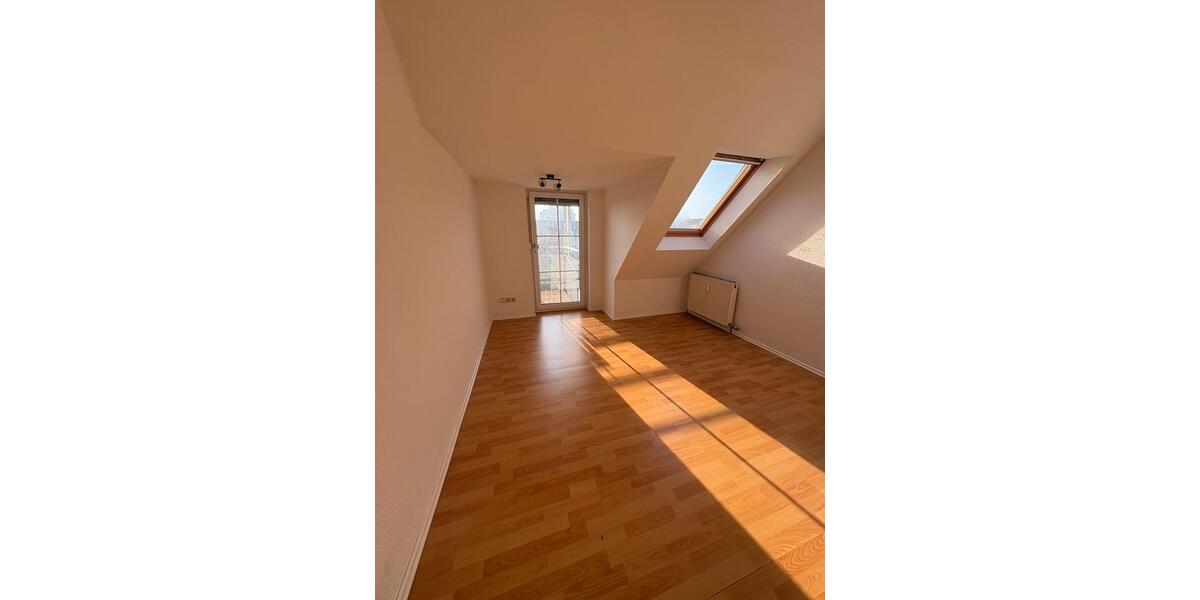 Dachgeschoßwohnung Hockenheim - 1 Zimmer, 19 m&sup2;, 580&euro; | Angebot:24868675