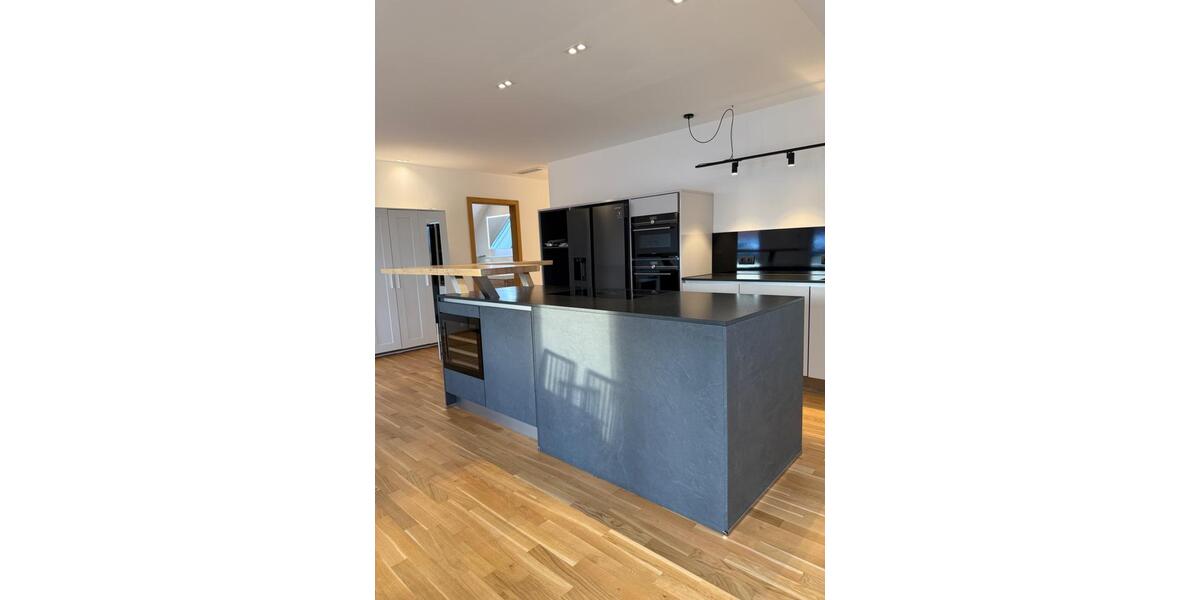 Dachgeschoßwohnung Straubing - 2 Zimmer, 92 m&sup2;, 1.100&euro; | Angebot:24748856