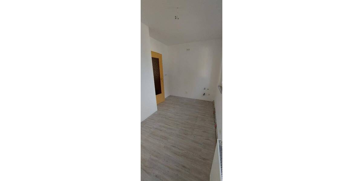 Etagenwohnung Borna - 3 Zimmer, 70 m&sup2;, 595&euro; | Angebot:26841009