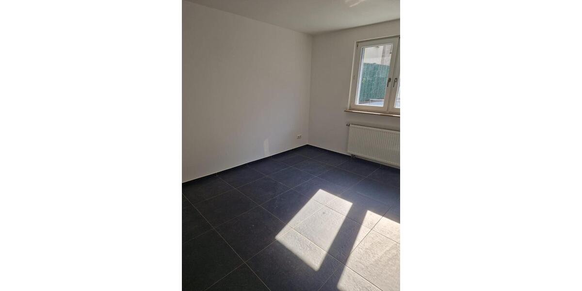 Einfamilienhaus Wuppertal Gemarkung Elberfeld - 3 Zimmer, 130 m&sup2;, 2.500&euro; | Angebot:26492601