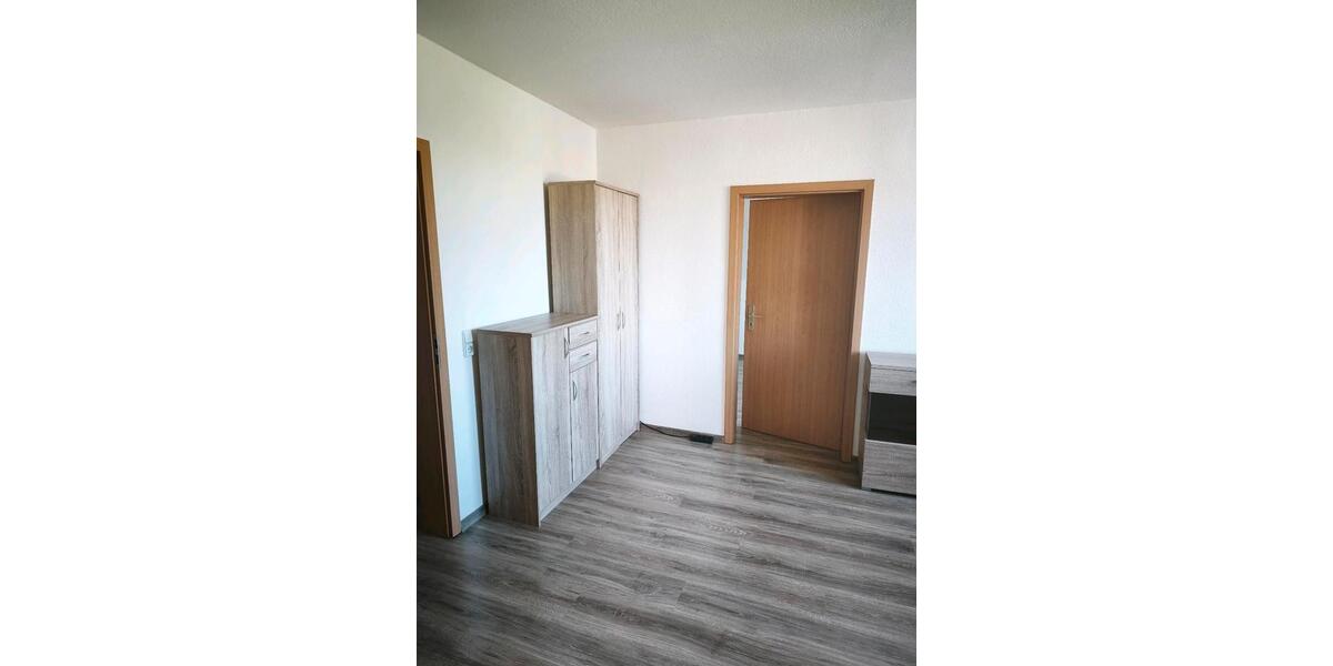 Dachgeschoßwohnung Hohndorf - 2 Zimmer, 43 m&sup2;, 280&euro; | Angebot:26297243