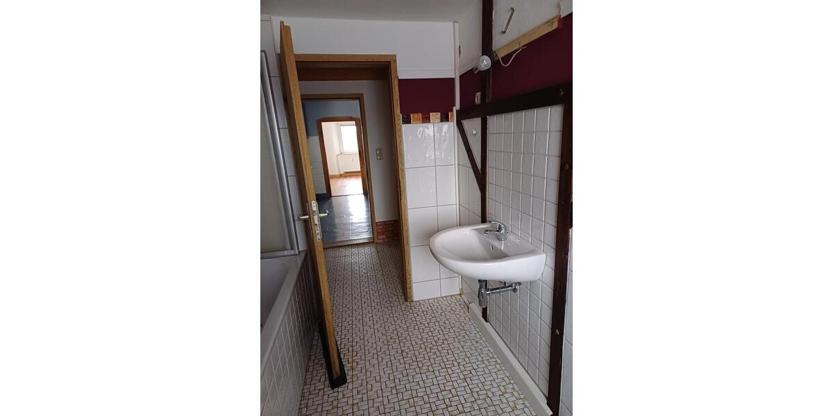 Erdgeschoßwohnung Münchberg - 3 Zimmer, 72 m&sup2;, 400&euro; | Angebot:25049293