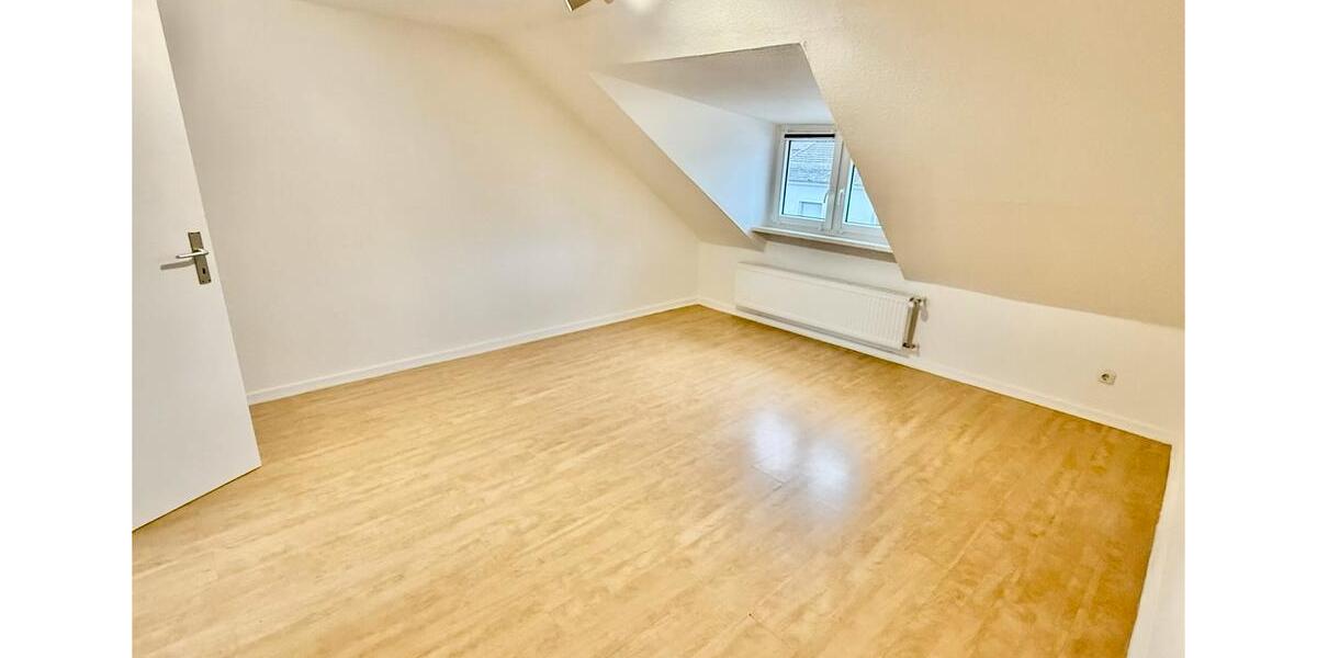 Dachgeschoßwohnung Trier Nord - 2.5 Zimmer, 67 m&sup2;, 850&euro; | Angebot:26543248