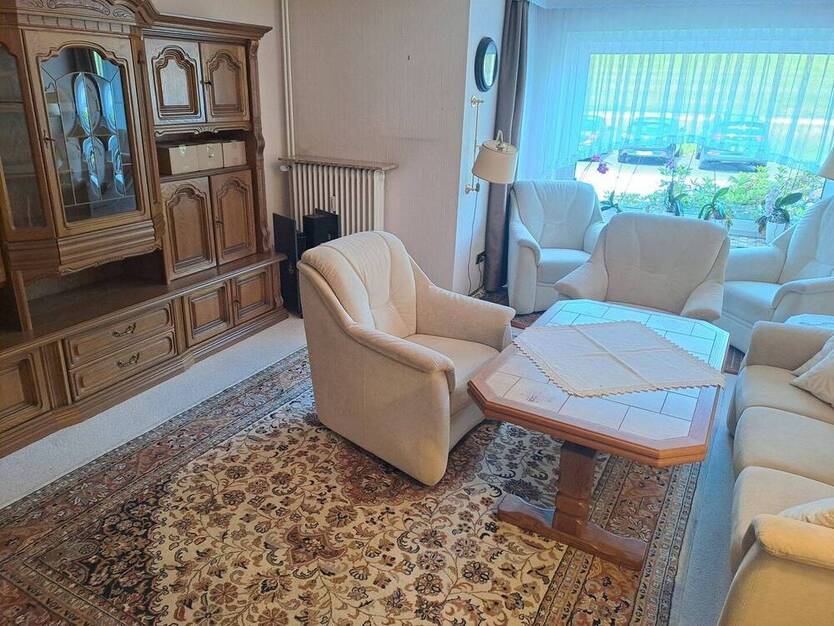 gepflegte 2,5-Zimmer-Wohnung mit Balkon in HH-Cranz