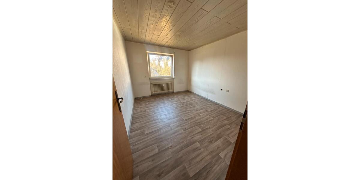 Etagenwohnung Siegen Kaan-Marienborn - 5 Zimmer, 109 m&sup2;, 980&euro; | Angebot:25784068