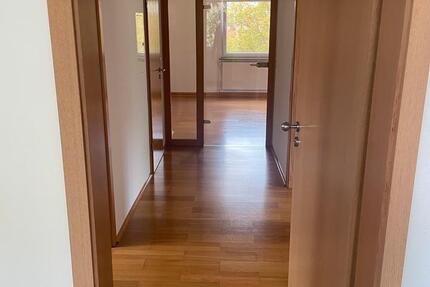 Wohnung Bad Arolsen - 2 Zimmer, 75 m&sup2;, 650&euro; | Angebot:25098063