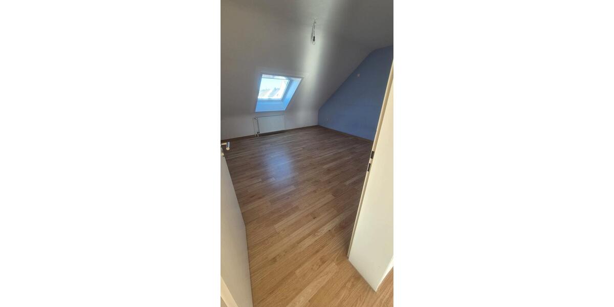 Dachgeschoßwohnung Neuwied - 3 Zimmer, 82 m&sup2;, 757&euro; | Angebot:26620367