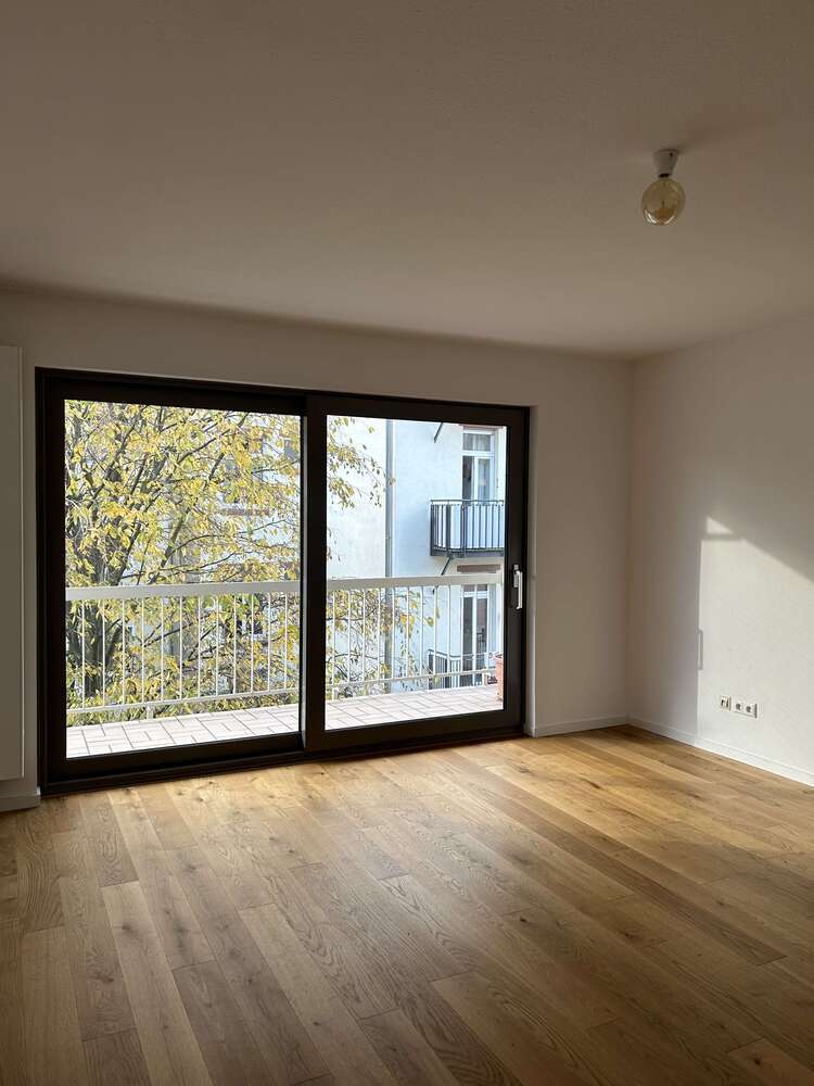 Wohnung zum Mieten in Frankfurt am Main 1.070 € 54 m²