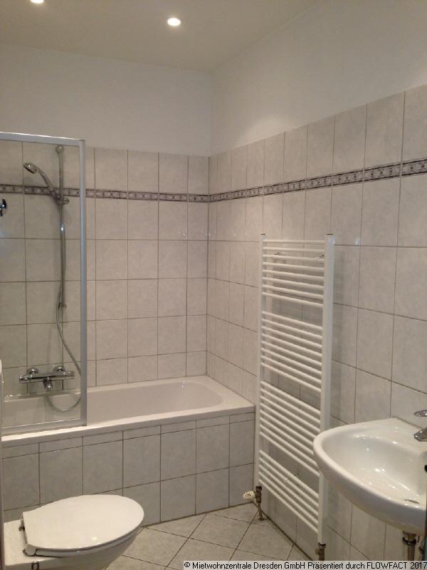 Schöne 3-R-Wohnung mit Balkon zur Hofseite!! Einbauküche möglich !!