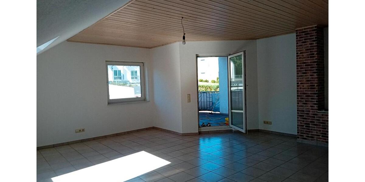 Dachgeschoßwohnung Waldems - 3 Zimmer, 110 m&sup2;, 800&euro; | Angebot:25977156