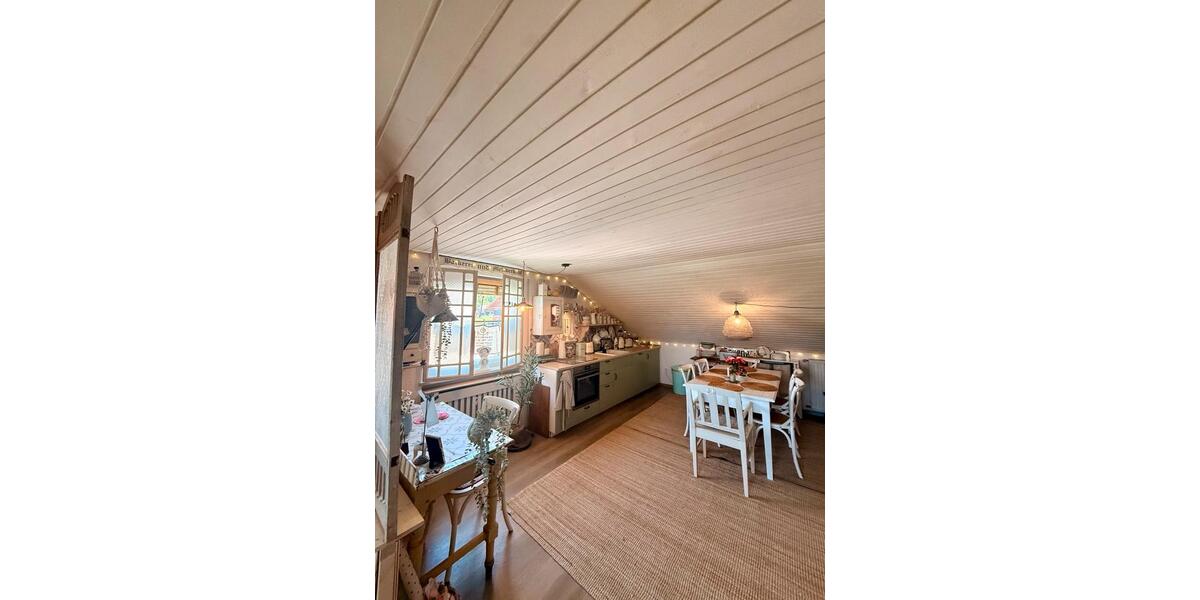 Dachgeschoßwohnung Deggendorf - 2.5 Zimmer, 68 m&sup2;, 600&euro; | Angebot:26598079