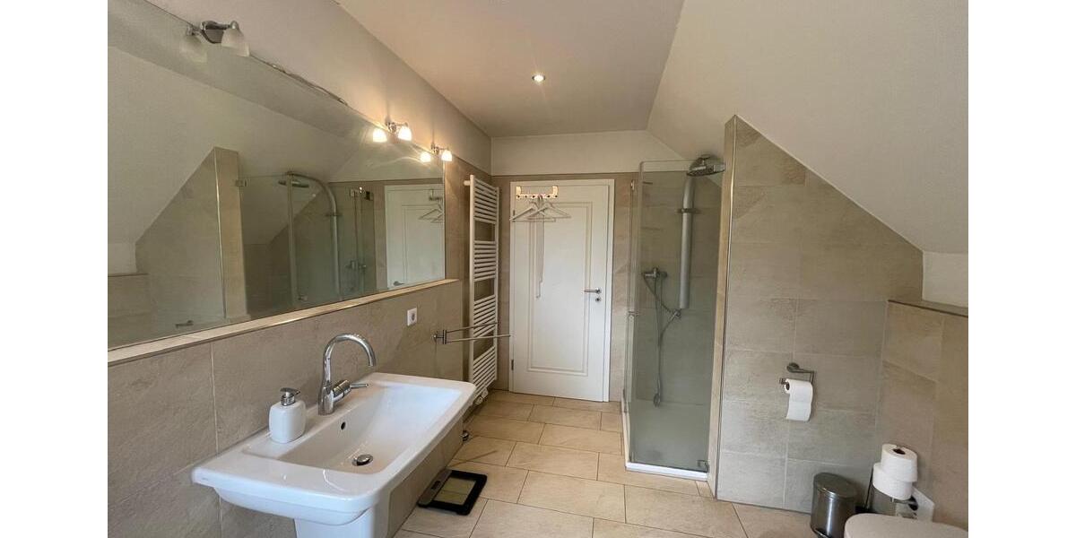 Einfamilienhaus Versmold - 5 Zimmer, 210 m&sup2;, 2.950&euro; | Angebot:26442223