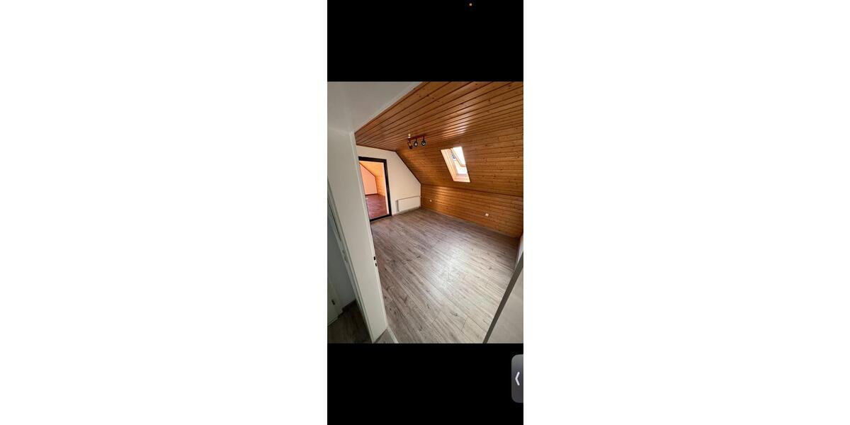 Dachgeschoßwohnung Obertshausen - 4 Zimmer, 90 m&sup2;, 1.400&euro; | Angebot:26367343