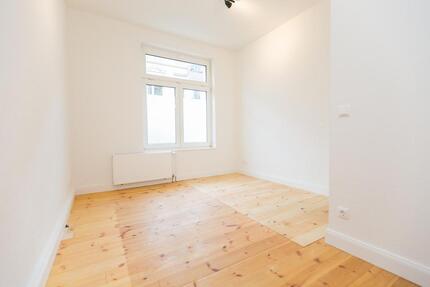 Unmöbliertes 13 qm großes WG-Zimmer zum 01.01.26 in netter 5er WG - unweit der TUHH zimmer