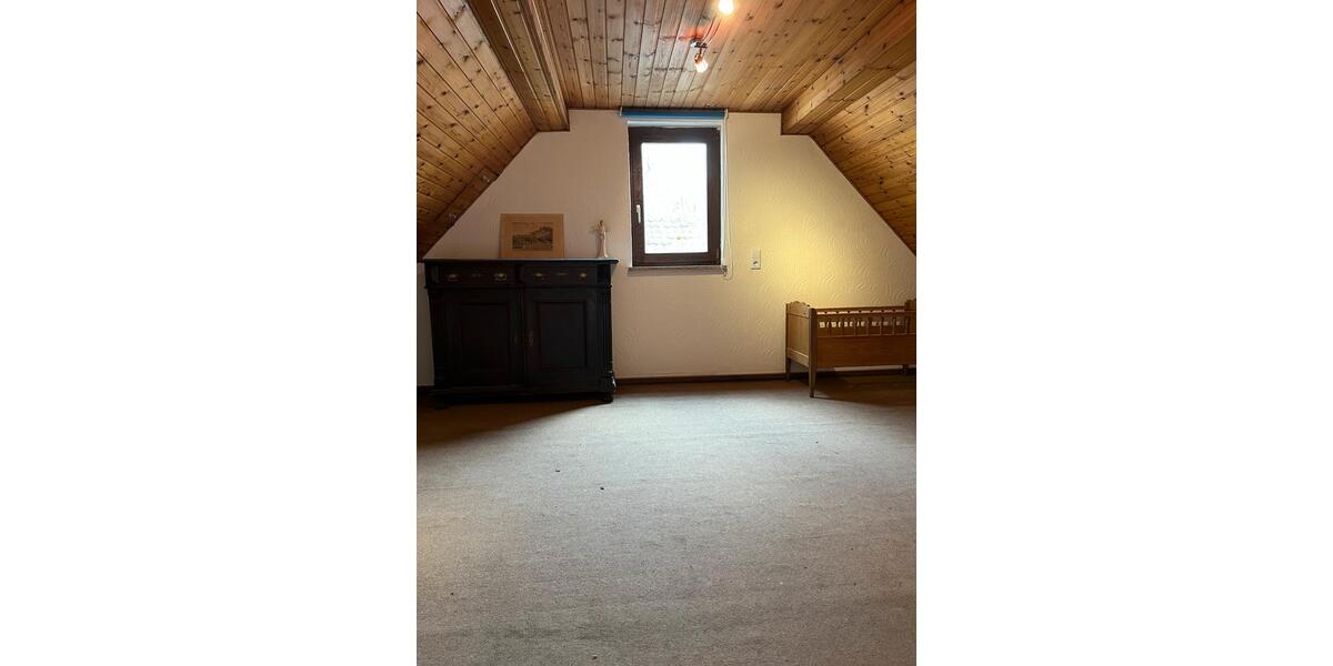 Einfamilienhaus Braunfels - 7 Zimmer, 140 m&sup2;, 1.000&euro; | Angebot:25088036