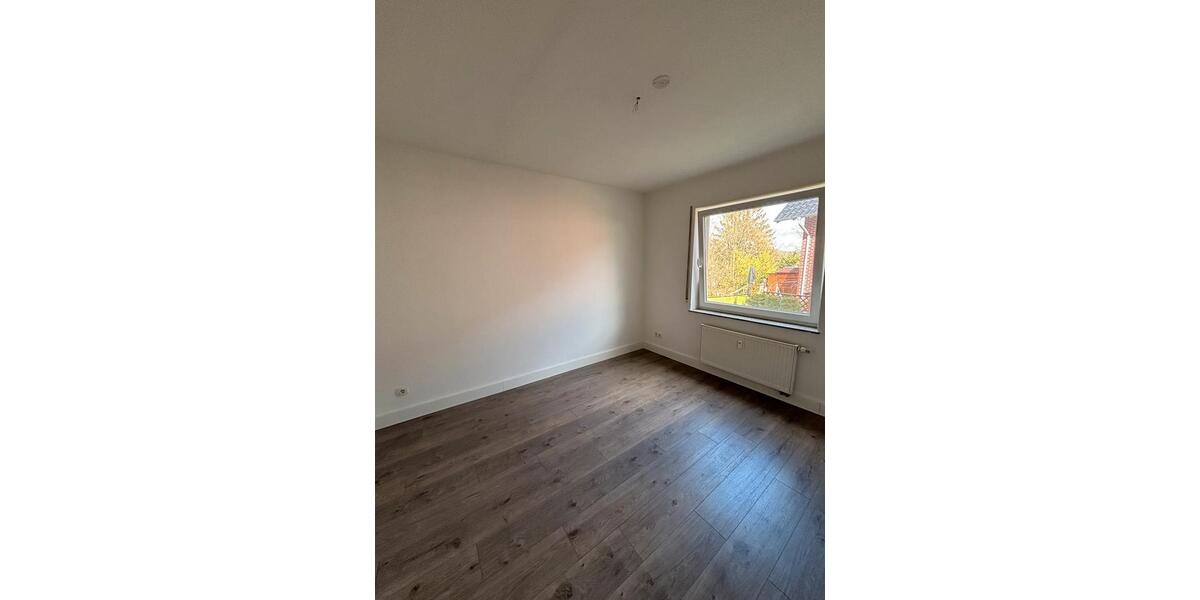 Erdgeschoßwohnung Gummersbach Berstig Süd - 4 Zimmer, 95 m&sup2;, 850&euro; | Angebot:26176985