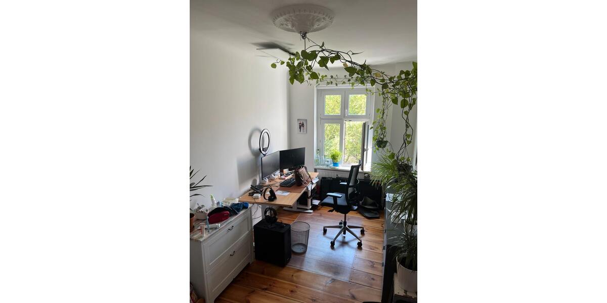 Etagenwohnung Berlin Neukölln - 4 Zimmer, 96 m&sup2;, 700&euro; | Angebot:26688397