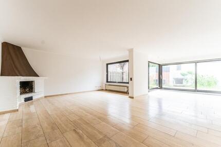 Großzügige 4-Zimmer Wohnung - EG, Einbauküche, Terrasse, Garage 4 zimmer