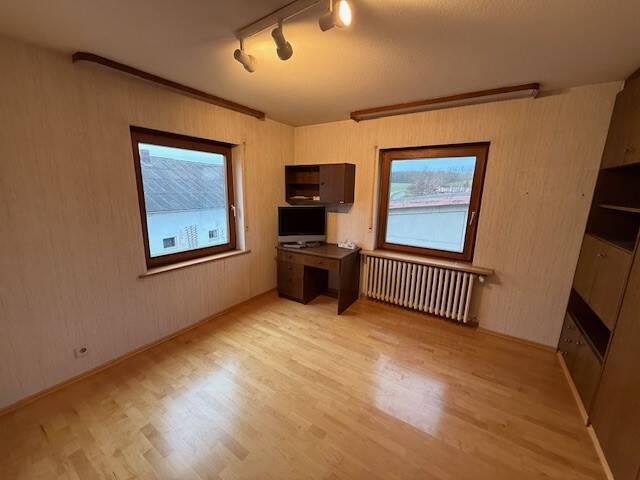 Einfamilienhaus Volkach Eichfeld - 6 Zimmer, 160 m&sup2;, 1.500&euro; | Angebot:26273088