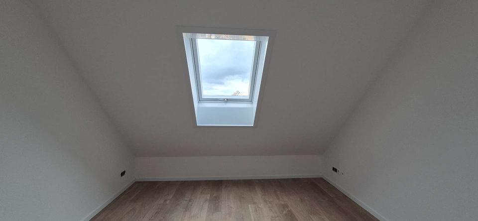 Dachgeschoßwohnung Vaihingen an der Enz - 3 Zimmer, 96 m&sup2;, 1.290&euro; | Angebot:23010506