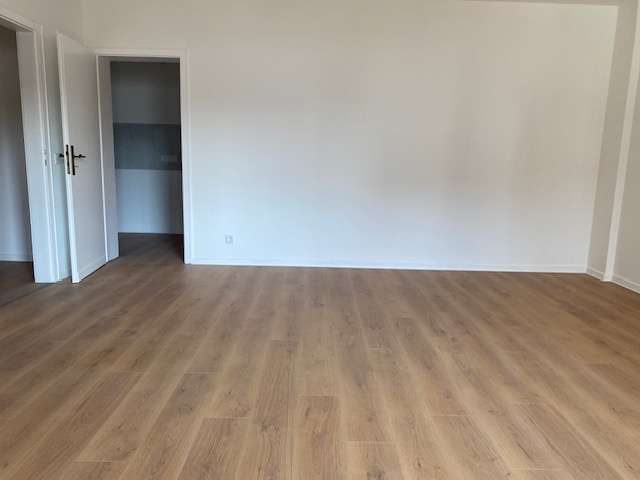 Etagenwohnung Krefeld Cracau - 2 Zimmer, 61 m&sup2;, 550&euro; | Angebot:26568465