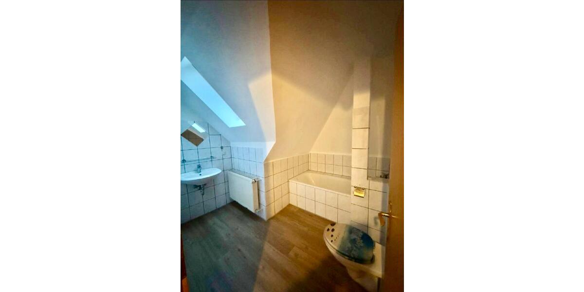 Dachgeschoßwohnung Kölleda - 2 Zimmer, 58 m&sup2;, 319&euro; | Angebot:26533377