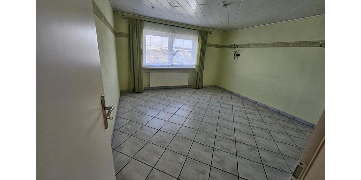 Helle 89qm Wohnung 3ZKB mit Balkon, Garage & EBK 3 zimmer