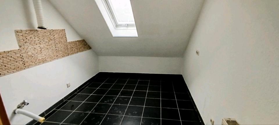 Dachgeschoßwohnung Aßlar - 3 Zimmer, 75 m&sup2;, 1.080&euro; | Angebot:25163645