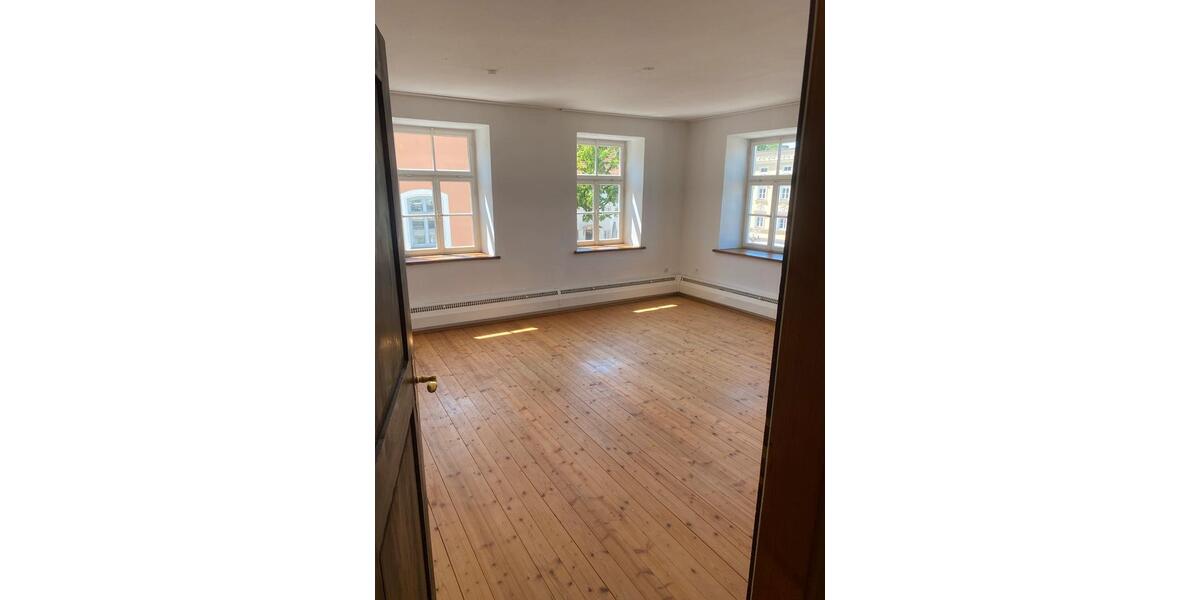Etagenwohnung Velden - 3 Zimmer, 107 m&sup2;, 1.090&euro; | Angebot:26606047