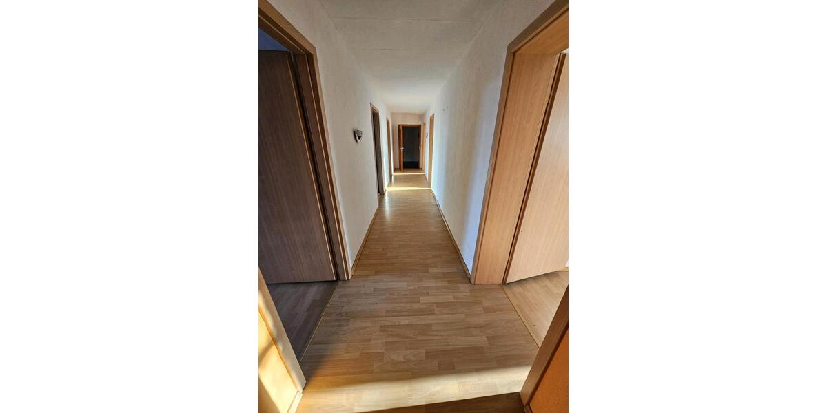 Etagenwohnung Tangerhütte - 4 Zimmer, 110 m&sup2;, 450&euro; | Angebot:26038896