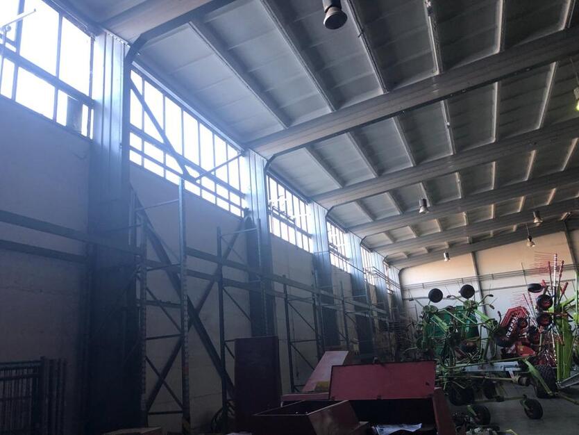 Lagerhalle Fläche Logistik zum mieten 1600m2 , beheizbar Trocken
