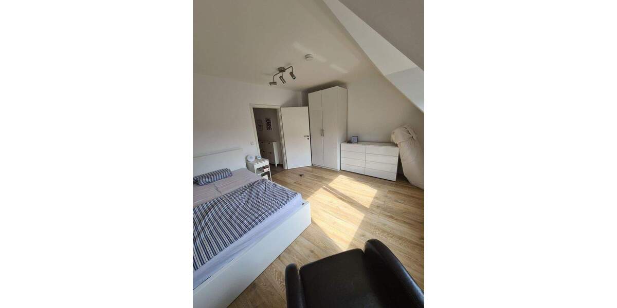 Etagenwohnung Düsseldorf Pempelfort - 4 Zimmer, 95 m&sup2;, 1.300&euro; | Angebot:25846216