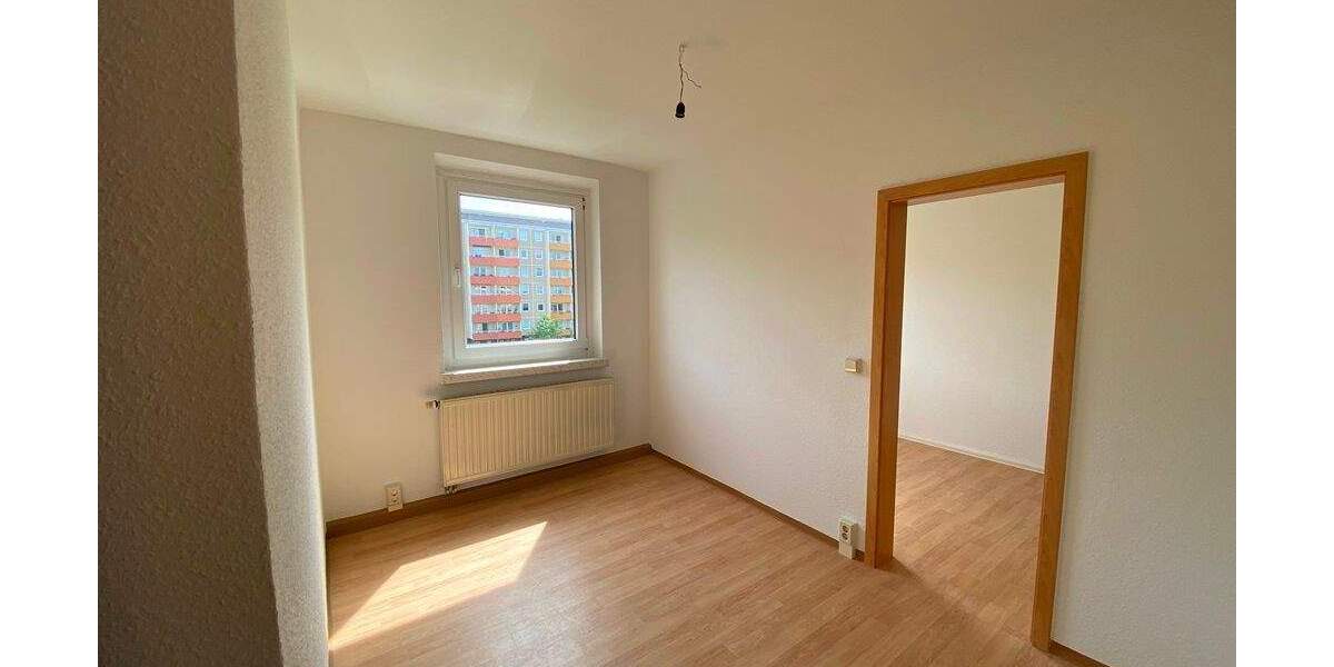 Etagenwohnung Suhl Neundorf - 4 Zimmer, 64 m&sup2;, 340&euro; | Angebot:25268283