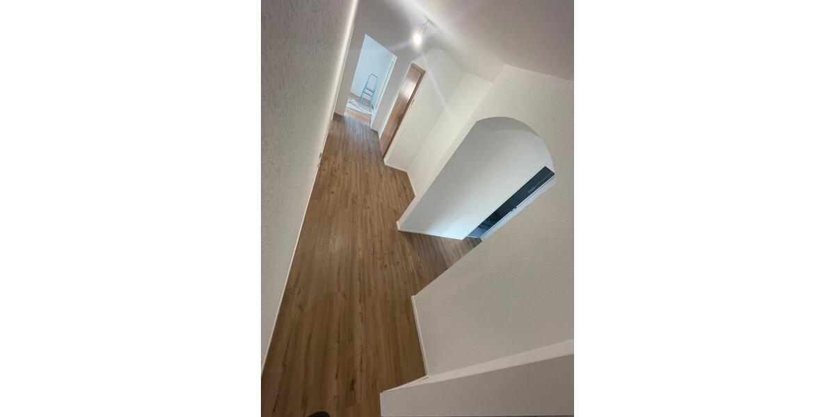 Etagenwohnung Murrhardt - 4.5 Zimmer, 100 m&sup2;, 1.400&euro; | Angebot:26587053