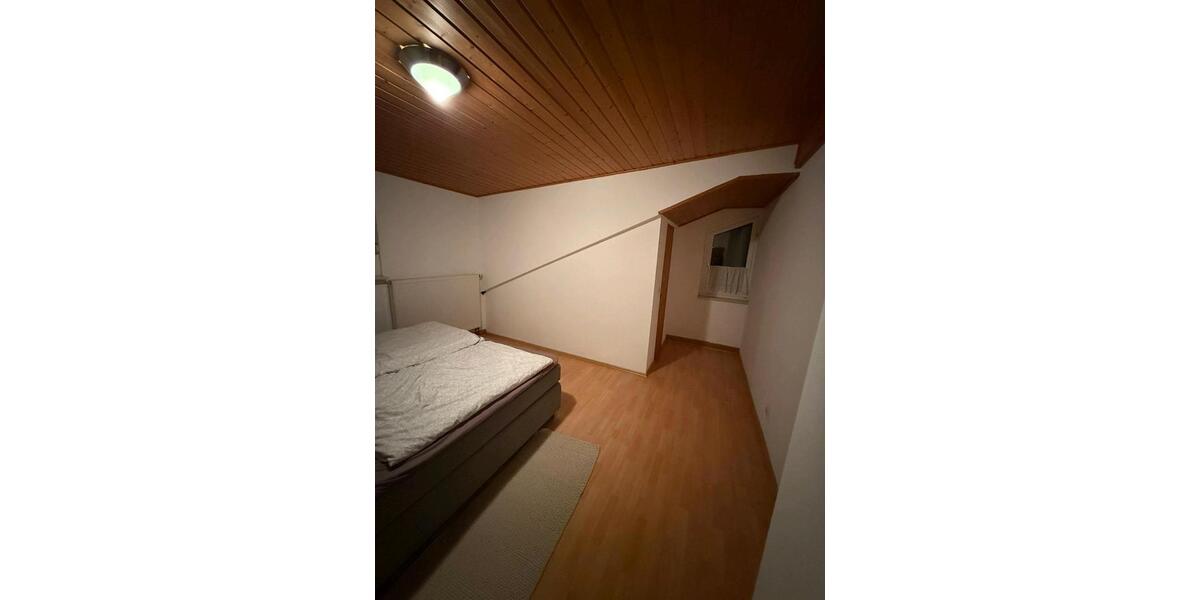 Dachgeschoßwohnung Hofbieber - 3 Zimmer, 100 m&sup2;, 850&euro; | Angebot:23717072