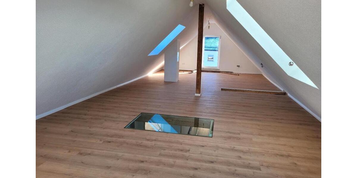 Dachgeschoßwohnung Rainau - 4 Zimmer, 112 m&sup2;, 1.100&euro; | Angebot:25647333