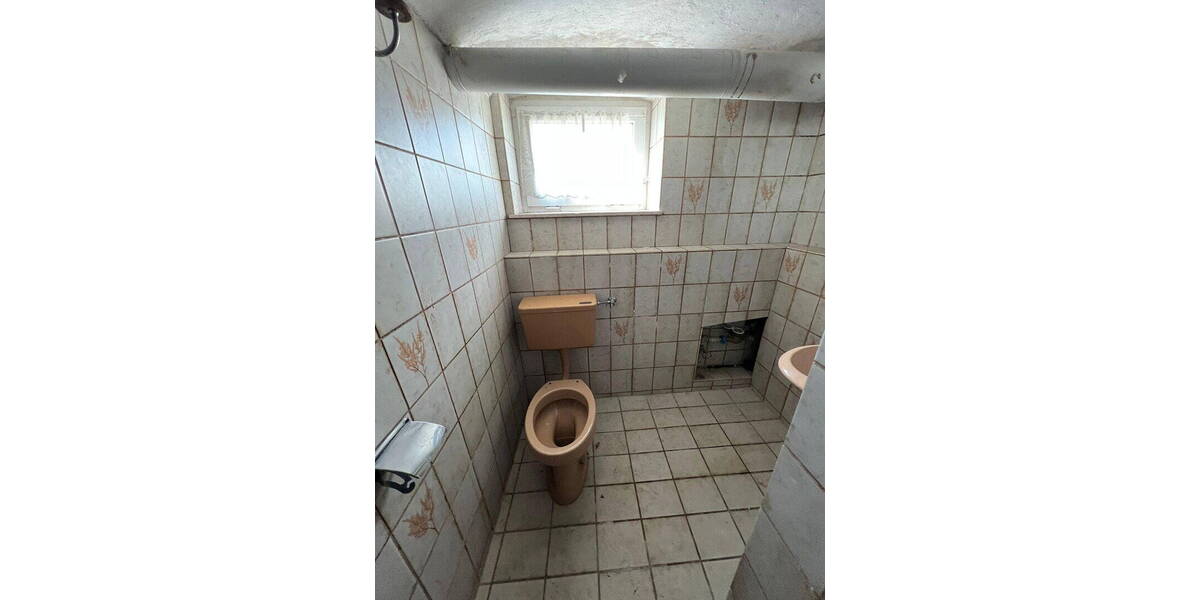 Etagenwohnung Obernkirchen - 6 Zimmer, 168 m&sup2;, 1.200&euro; | Angebot:26740854