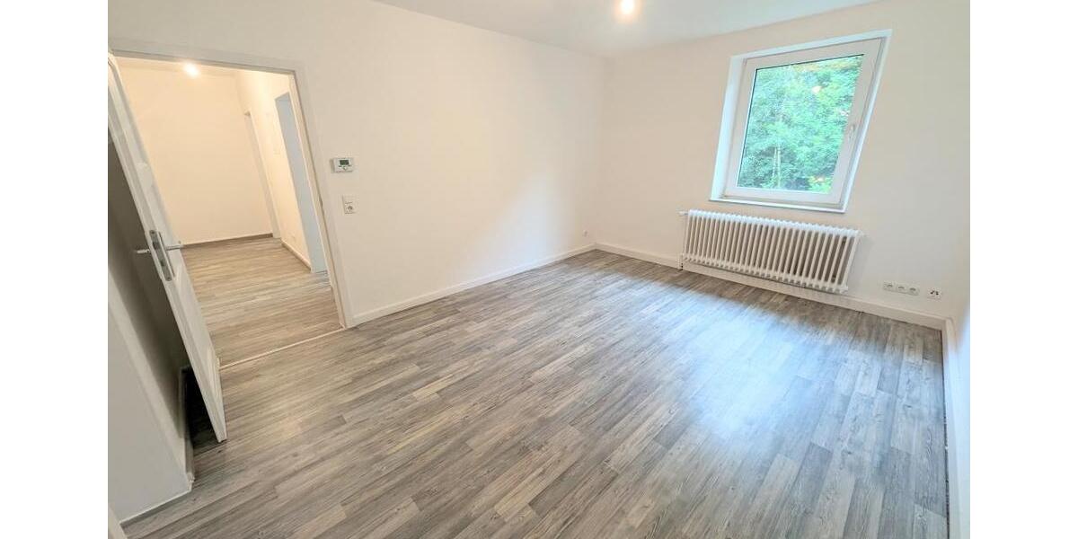 **Ab sofort: Renovierte Wohnung mit modernem Tageslichtbad und eigenem Gartenabteil** 3 zimmer