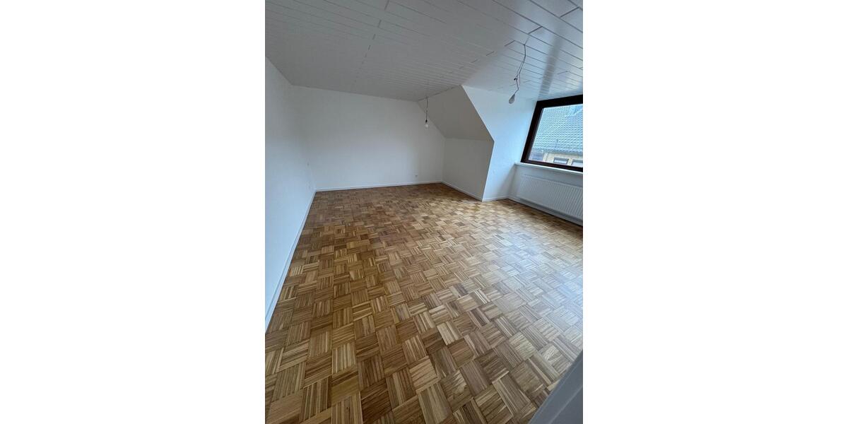 Moderne 2,5 Zimmer, Dachgeschosswohnung 3 zimmer