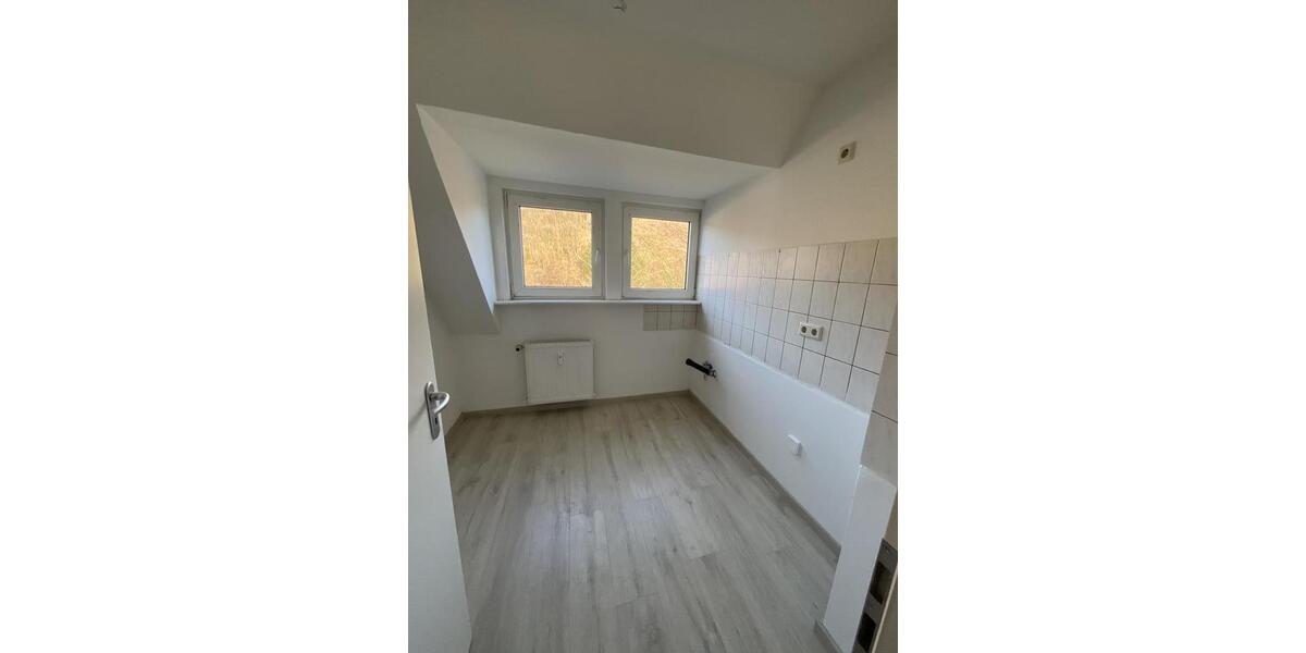 Dachgeschoßwohnung Plettenberg - 3 Zimmer, 50 m&sup2;, 340&euro; | Angebot:24616294
