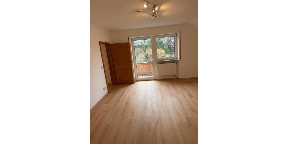 Dachgeschoßwohnung Wertingen - 3 Zimmer, 100 m&sup2;, 800&euro; | Angebot:26247648