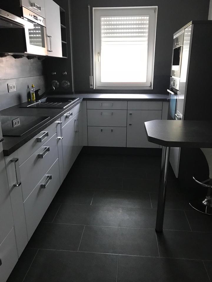 2 Zimmer Wohnung zu vermieten -ZENTRALE LAGE in Lauf zimmer