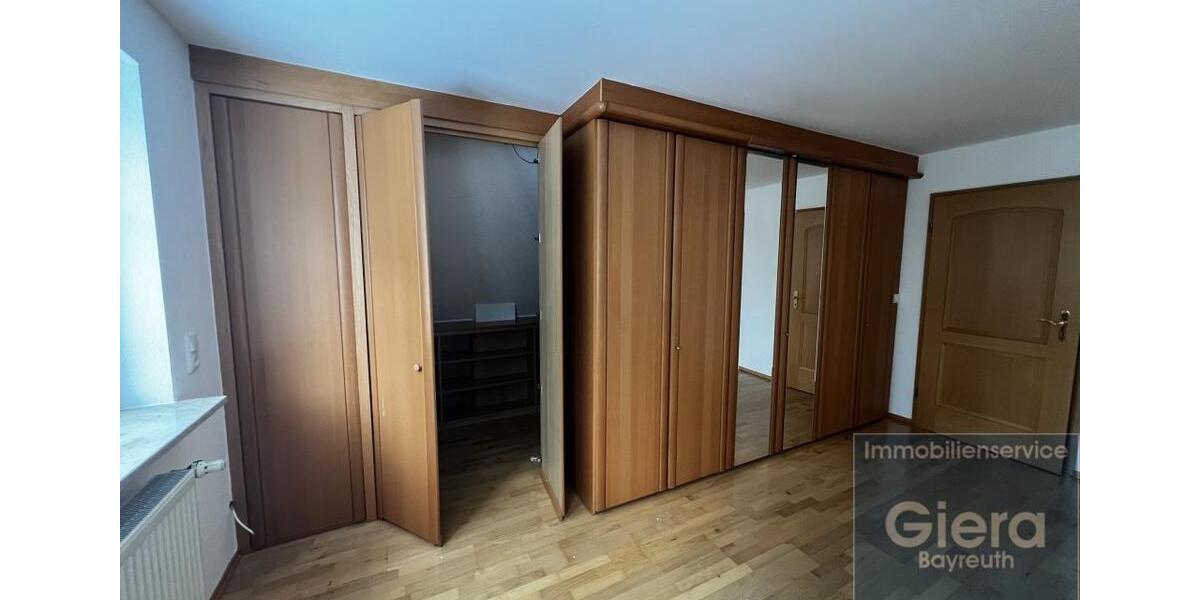 Etagenwohnung Neudrossenfeld - 3 Zimmer, 107 m&sup2;, 1.400&euro; | Angebot:25304925