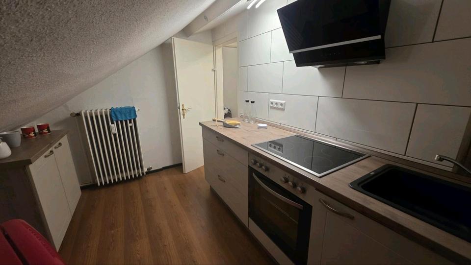 Dachgeschoßwohnung Viersen - 2 Zimmer, 40 m&sup2;, 350&euro; | Angebot:25067690