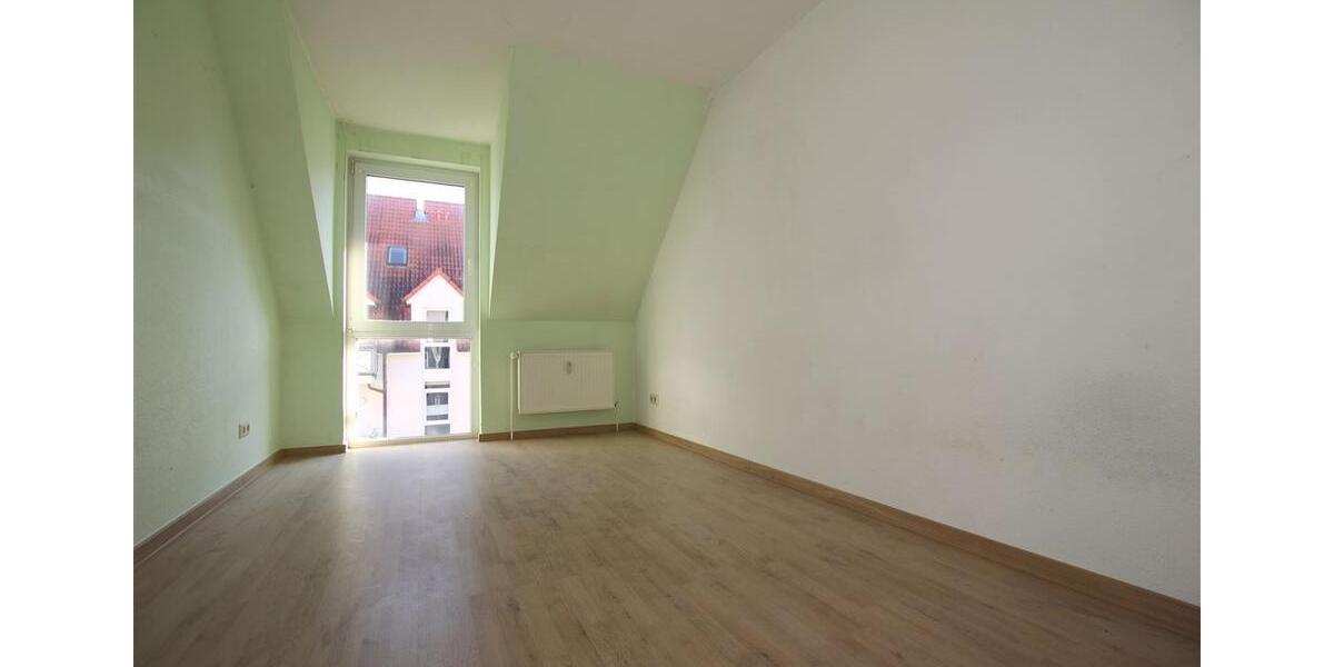 Dachgeschoßwohnung Oschersleben (Bode) - 3 Zimmer, 81 m&sup2;, 650&euro; | Angebot:26052787